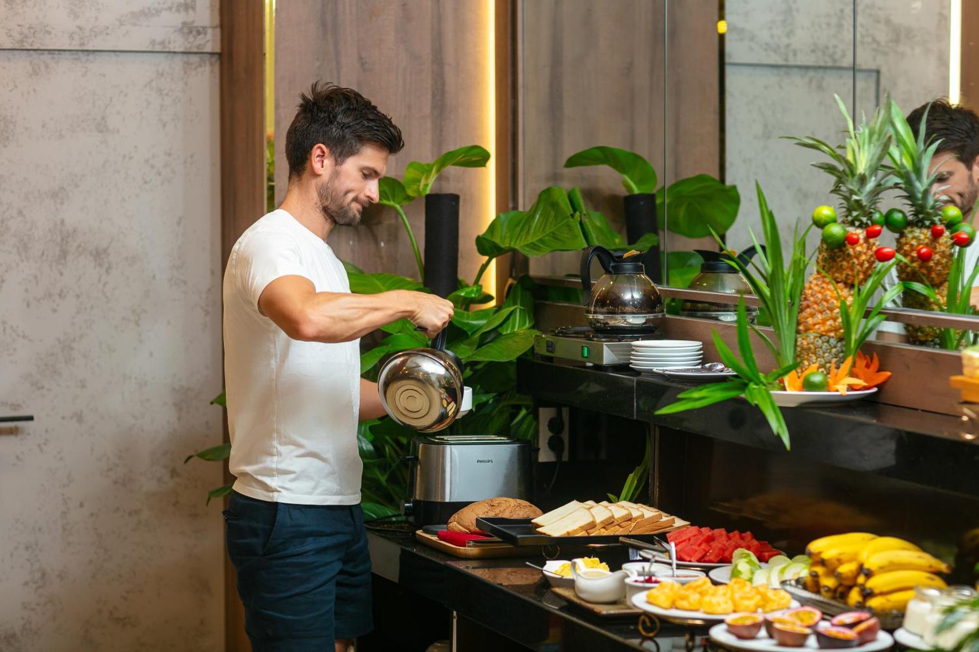 Hanoi La Palm Premier Hotel & Spa Bagian luar foto